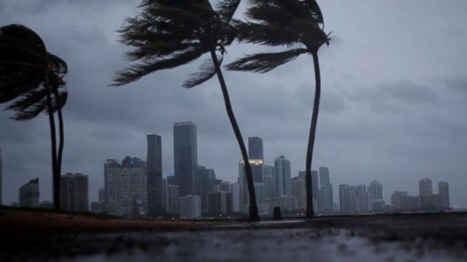 hurricane-irma-main-01-as-170909_12x5_992